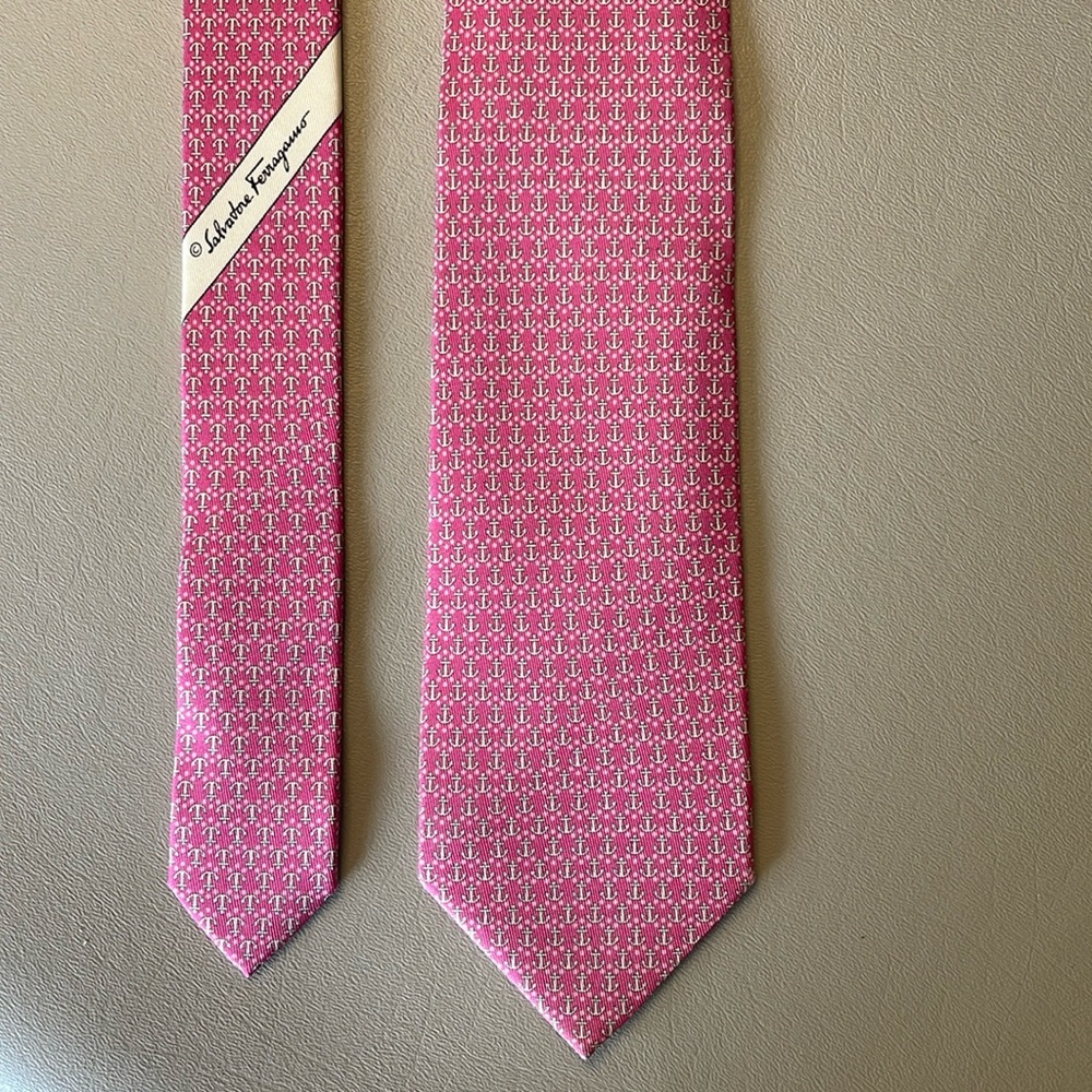 Salvatore Ferragamo anchor tie pink